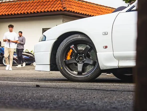 Nissan Skyline GT-R R33 — photo 4