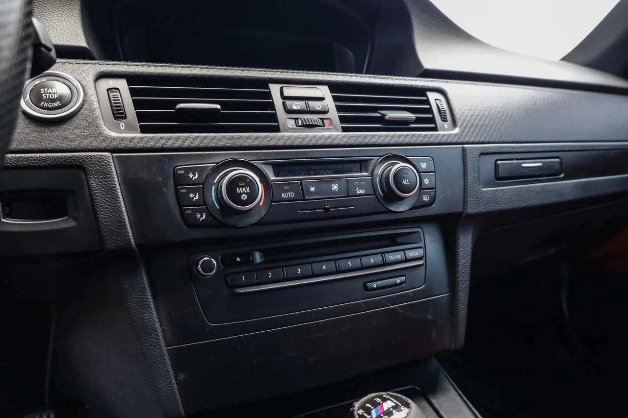 2010 BMW M3 — photo 15