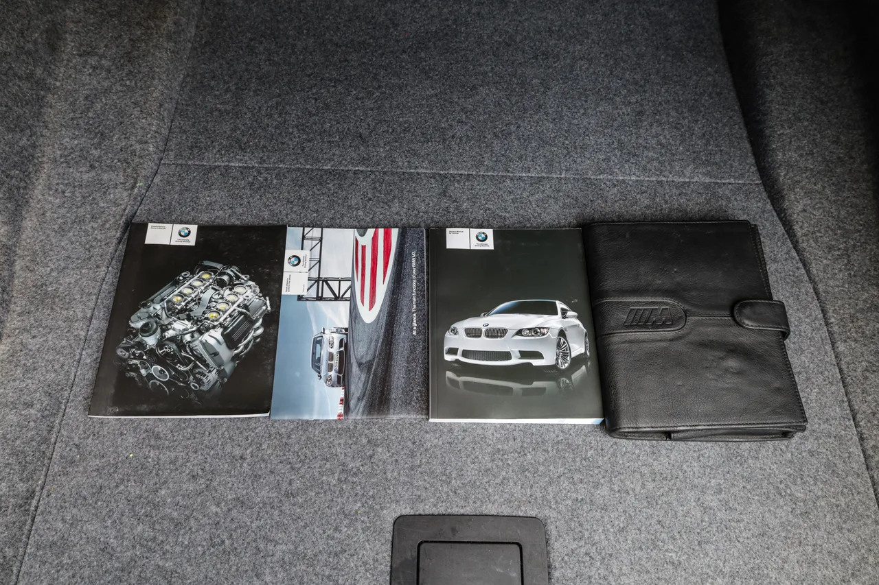 2010 BMW M3 — photo 10