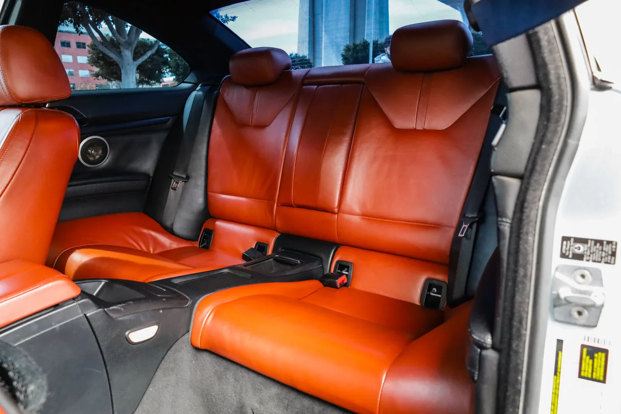 2010 BMW M3 — photo 18